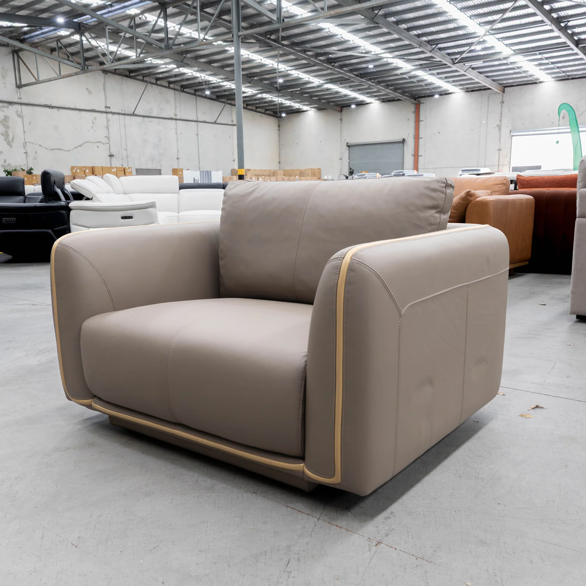 COR-A0724 Oversized leather single chair - Pine Bark - Floor Stock - Image 3