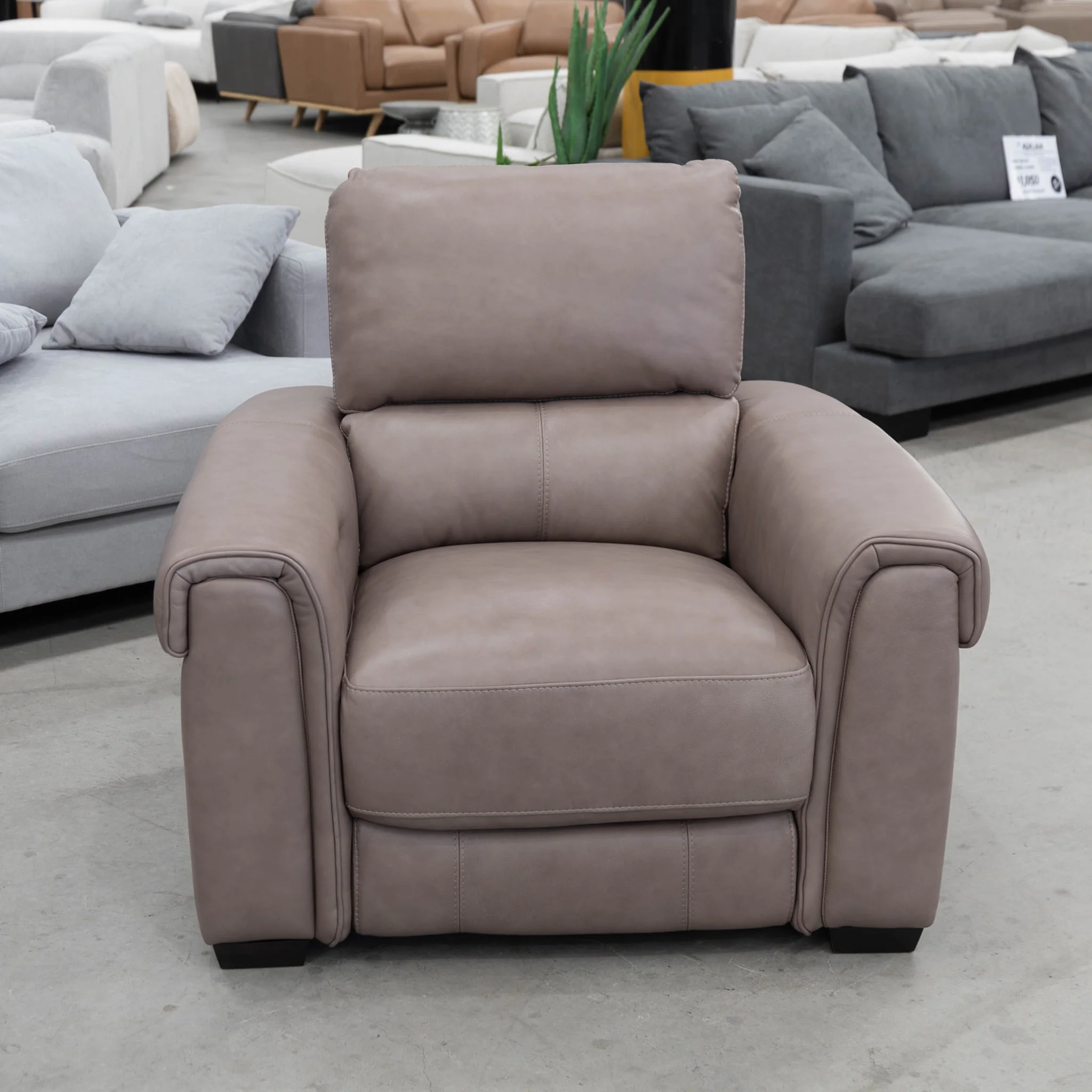 RS-13015 Single leather electric recliner - Brown - Floor Stock - Image 2