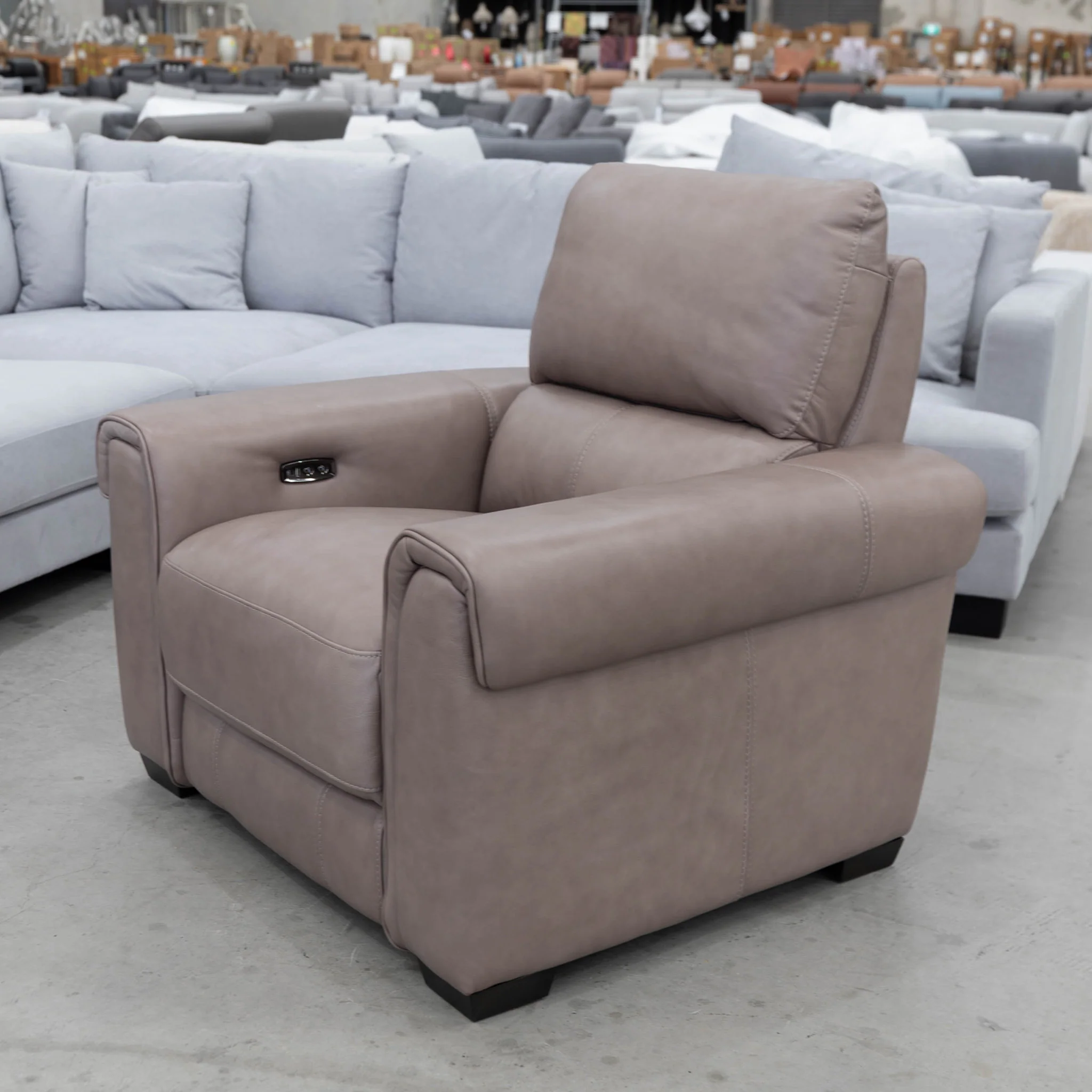 RS-13015 Single leather electric recliner - Brown - Floor Stock - Image 4