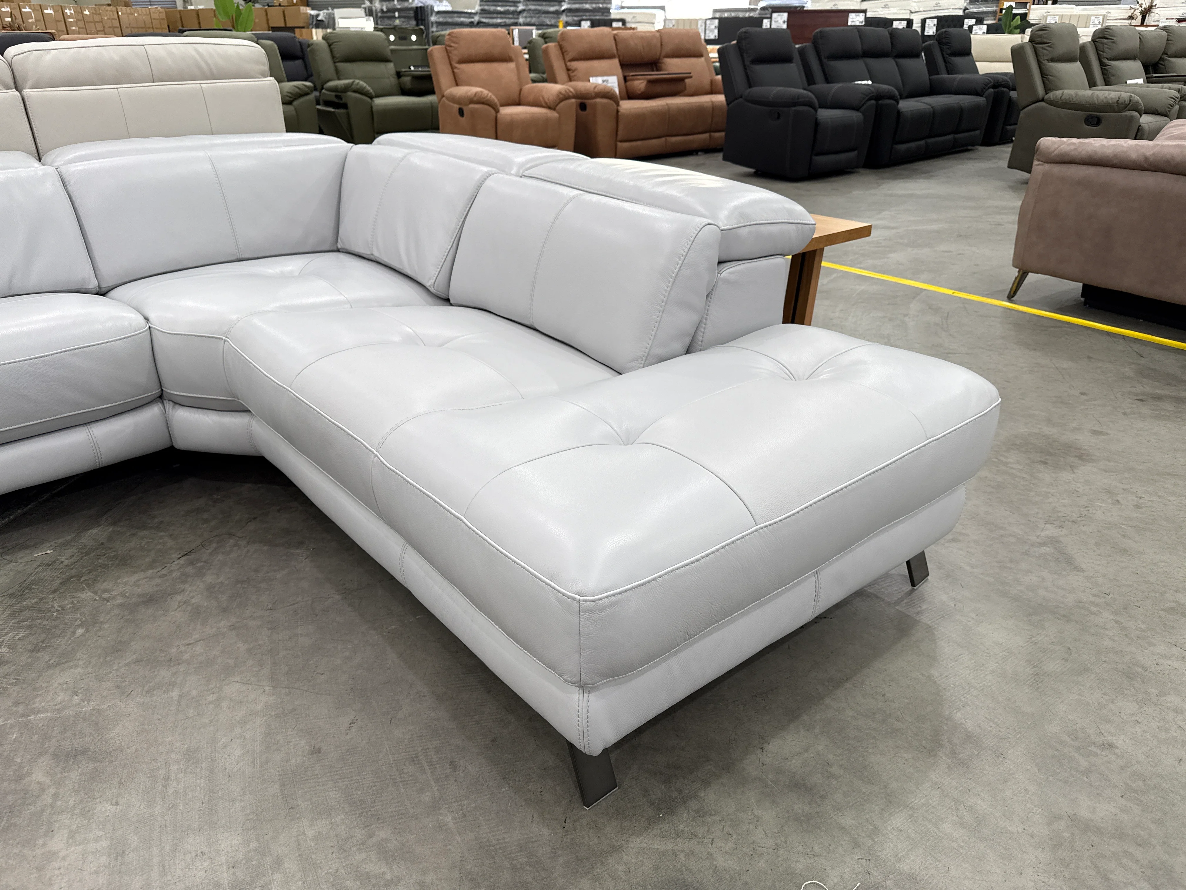 RS-B0369-PR RHF Chaise Suite with Electric Recliner - Light Grey - Floor Stock - Image 3